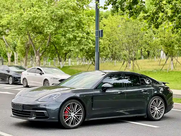Porsche Panamera 2018