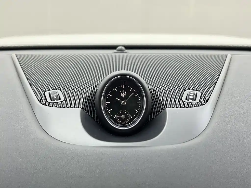 Maserati Levante 2017 — фото 24