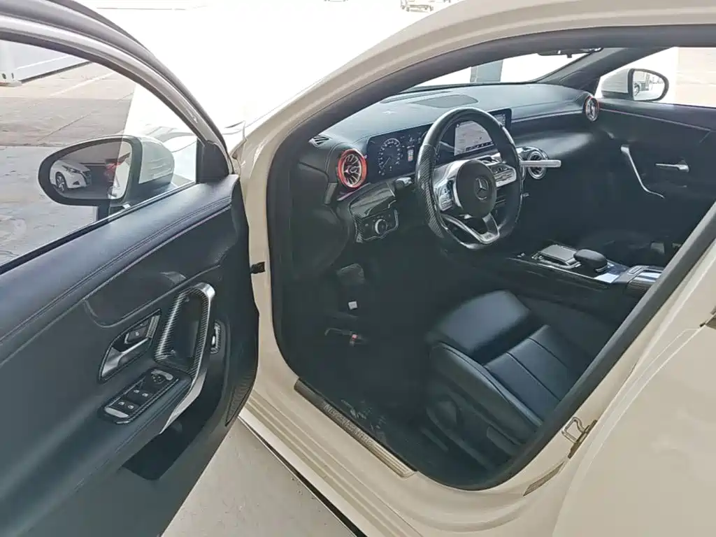 Mercedes-Benz A-Class 2022 — фото 16