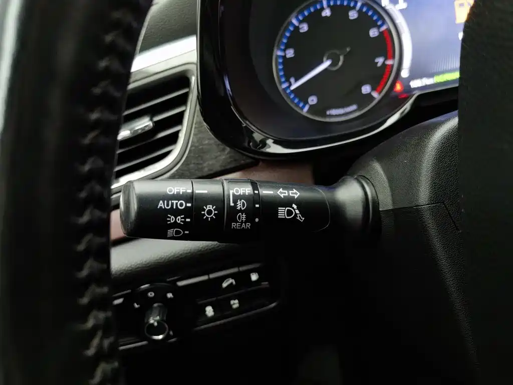 GAC Trumpchi GS8 2017 — фото 21