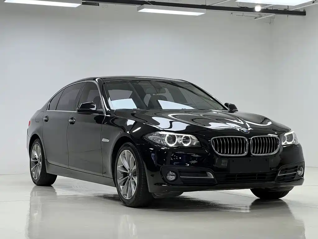 BMW 5 Series 2017 — фото 2