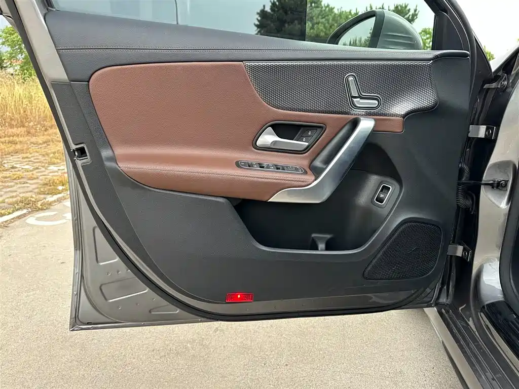 Mercedes-Benz A-Class 2020 — фото 13