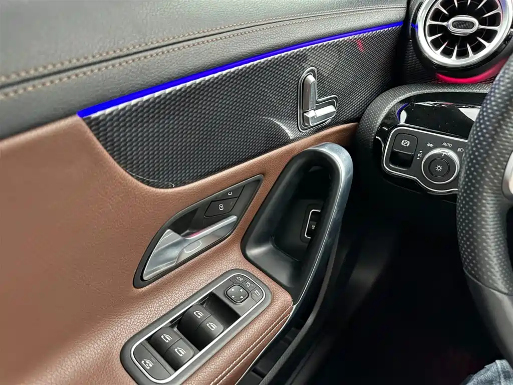 Mercedes-Benz A-Class 2020 — фото 21