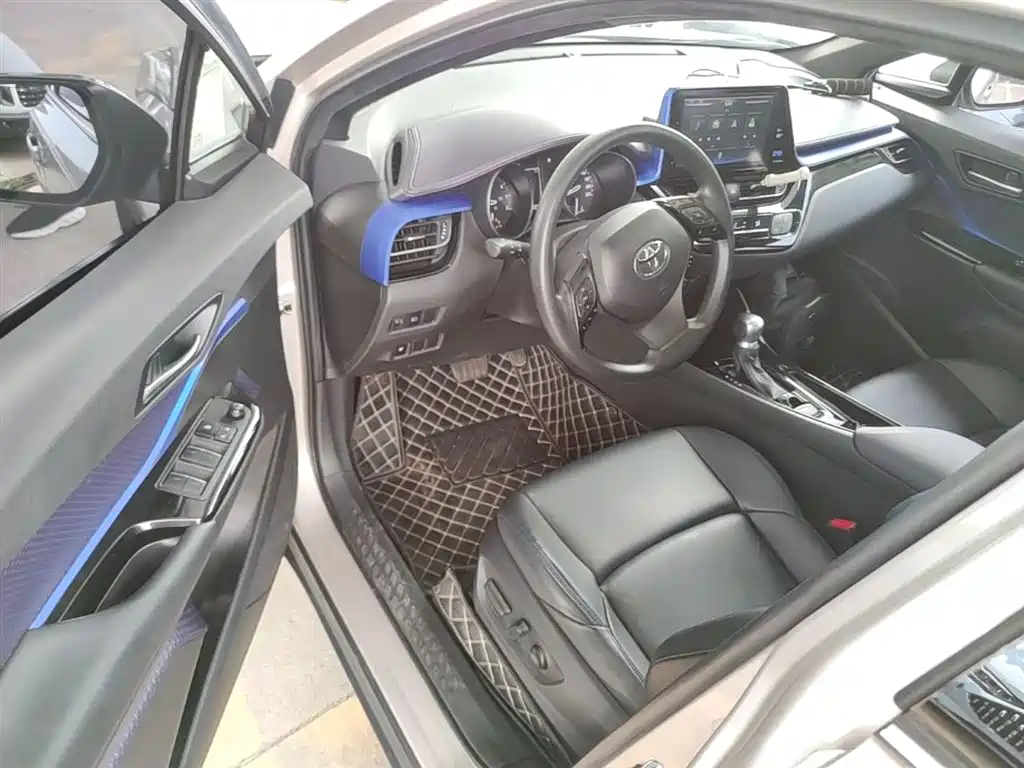 Toyota C-HR 2021 — фото 16
