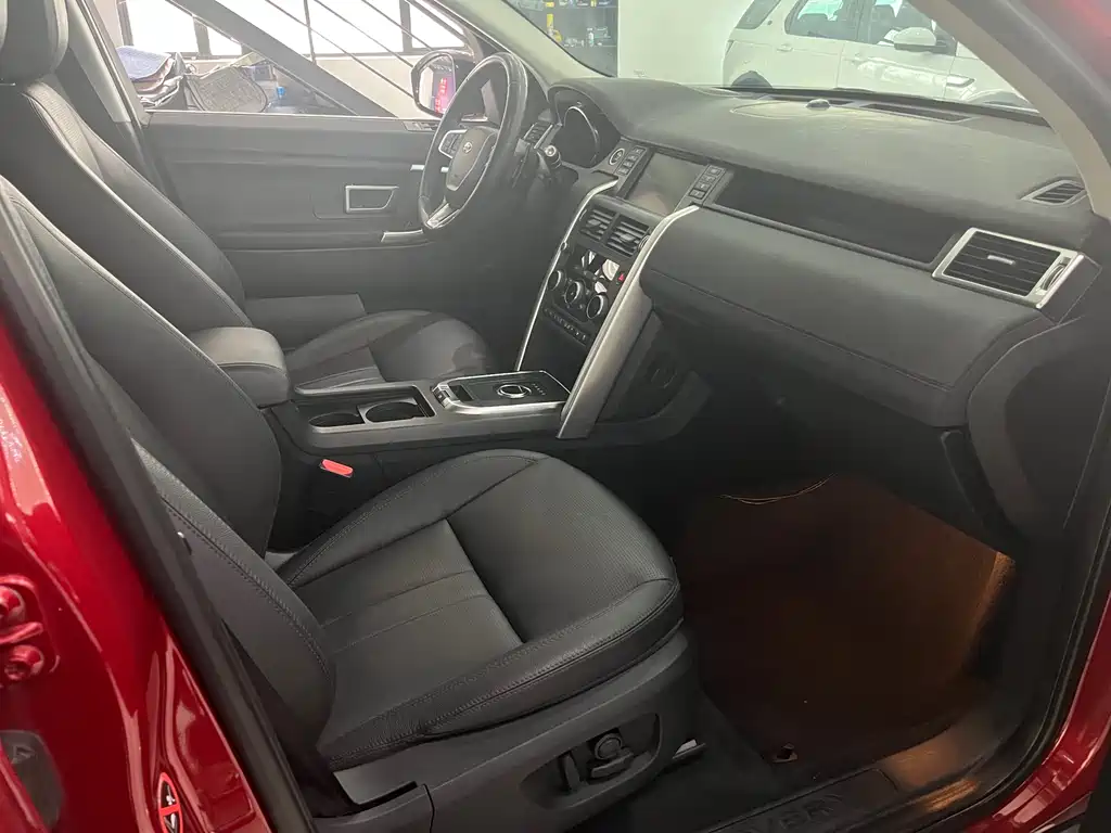 Land Rover Discovery Sport 2018 — фото 9