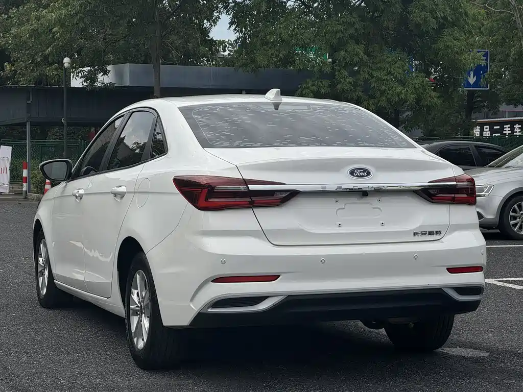 Ford Escort 2021