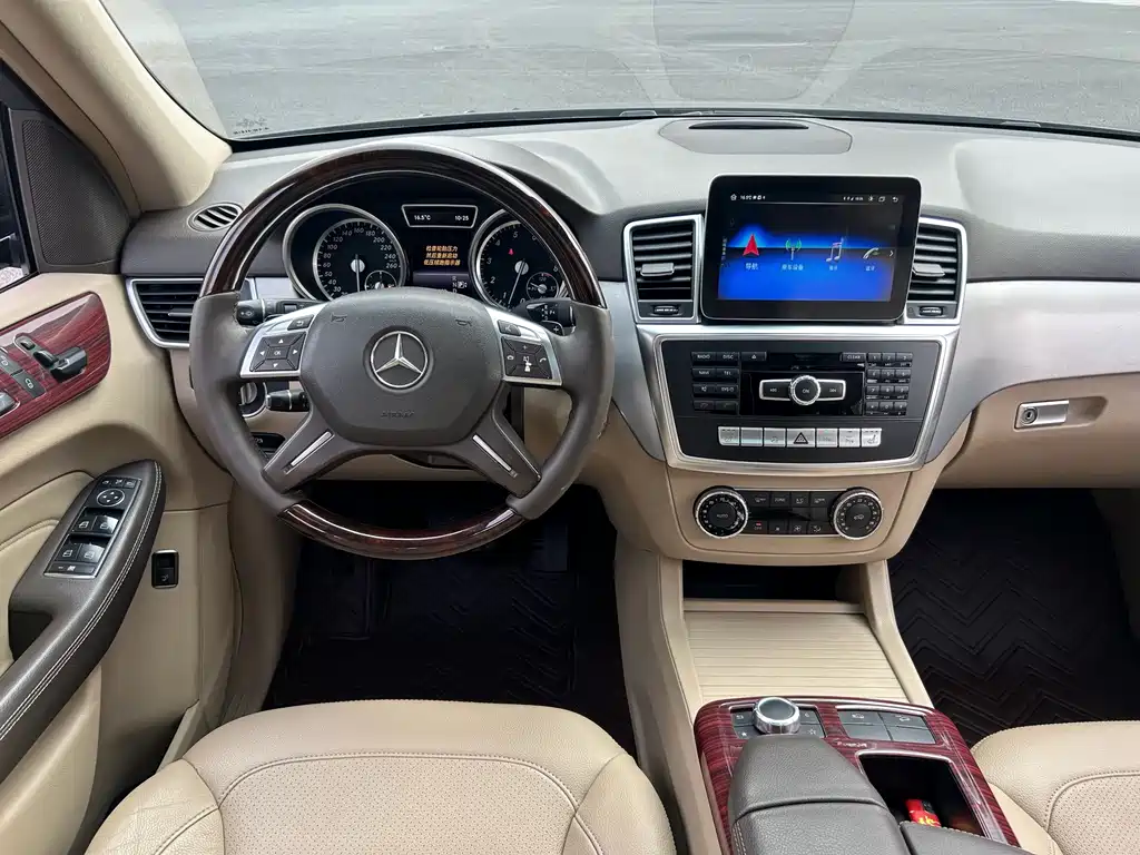 Mercedes-Benz M-Class 2015 — фото 15