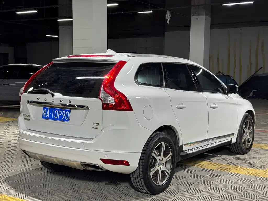 Volvo XC60 2015 — фото 4