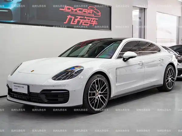 Porsche Panamera 2023