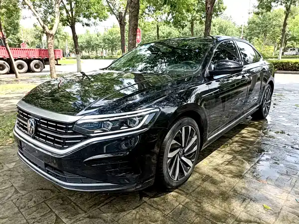 Volkswagen Passat 2024