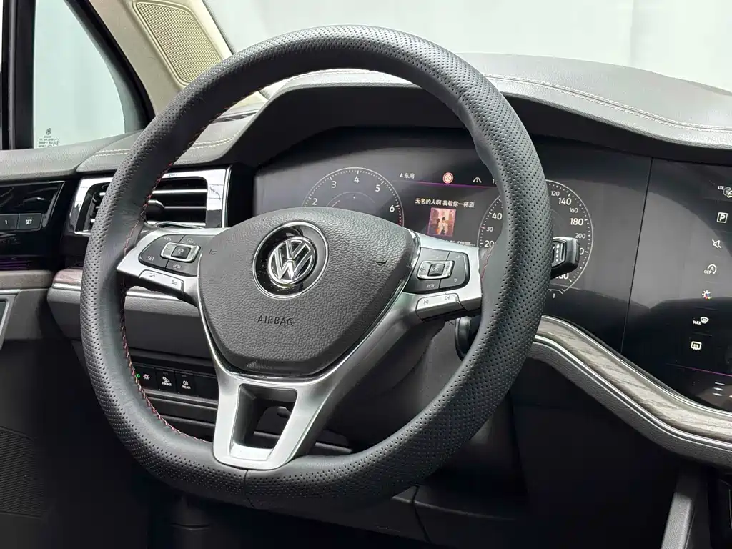 Volkswagen Touareg 2020 — фото 8