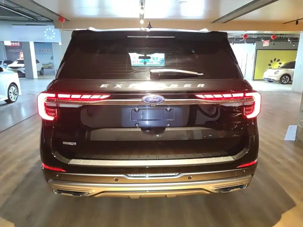 Ford Explorer 2022 — фото 6