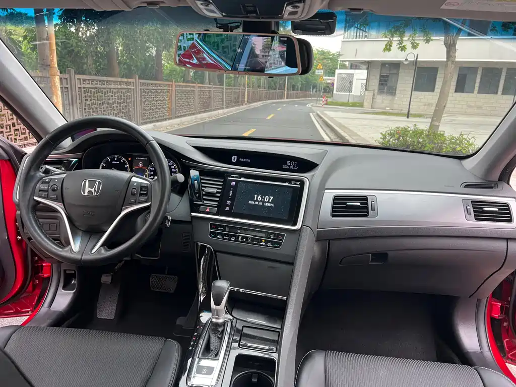 Honda Spirior 2017 — фото 15