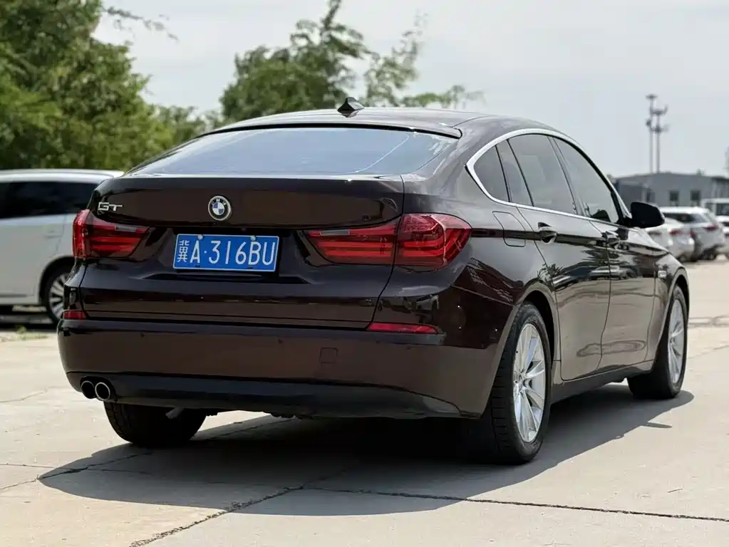 BMW 5 Series GT 2015 — фото 12