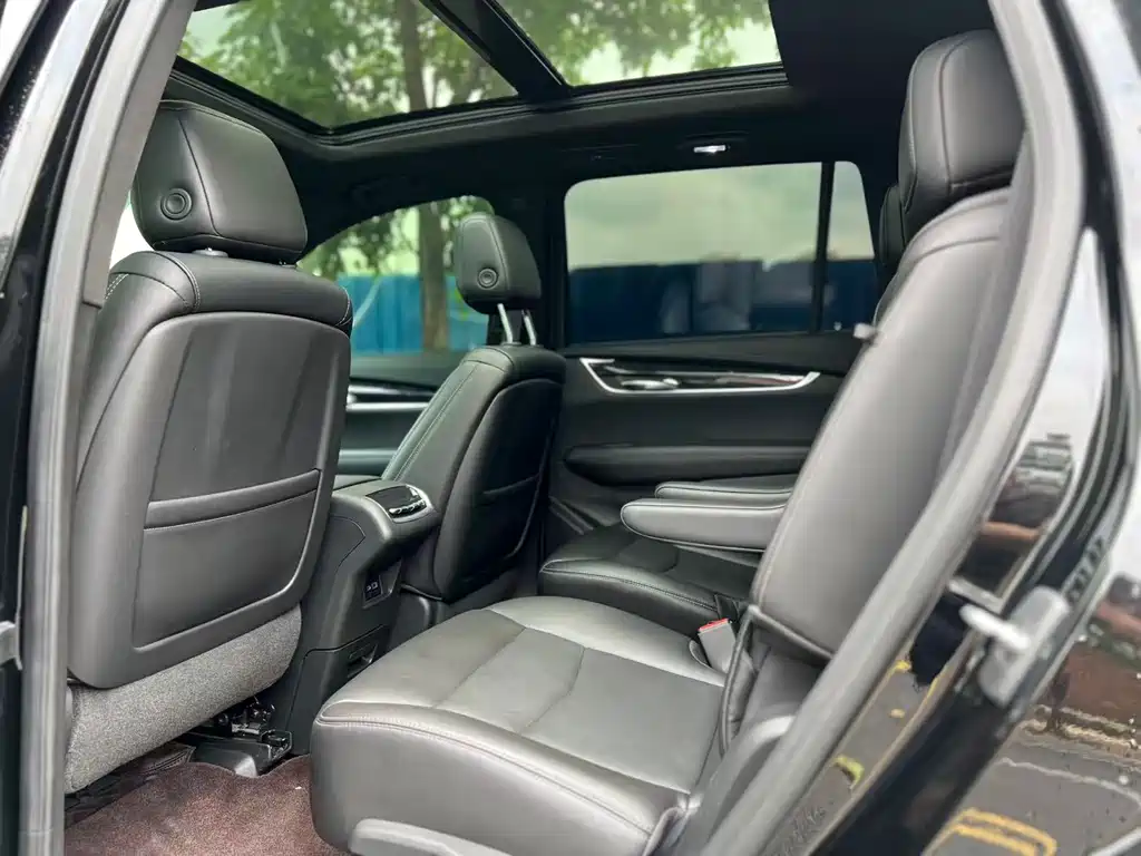 Cadillac XT6 2021 — фото 15