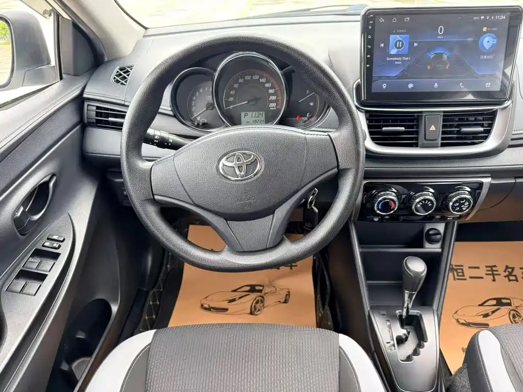 Toyota Yaris L 2020 — фото 9