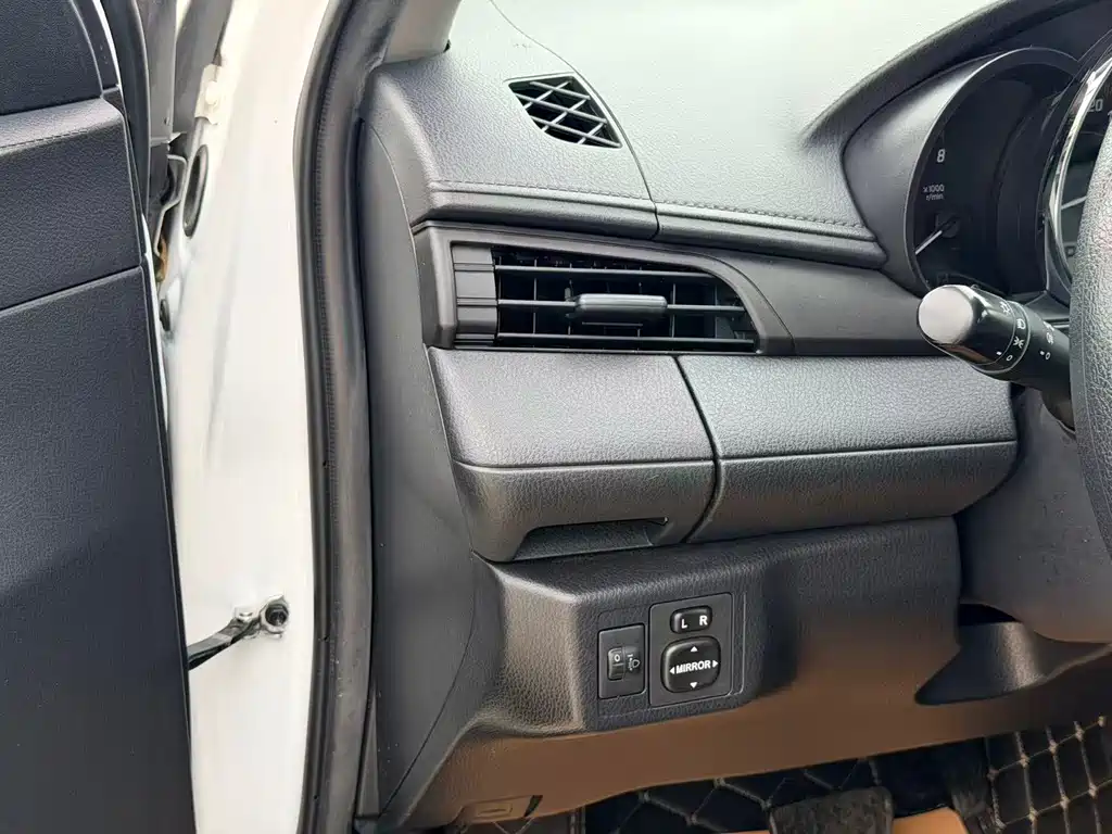Toyota Yaris L 2020 — фото 14