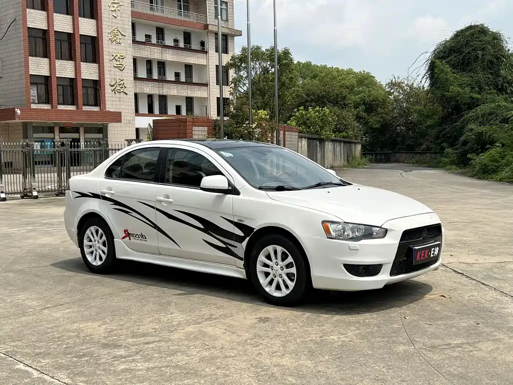Mitsubishi Lancer EX 2013 — фото 2