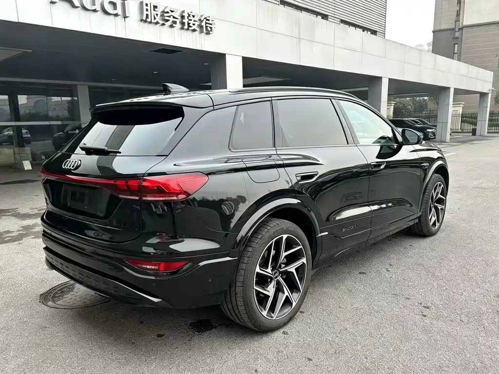 Audi Q6L e-tron 2025 — фото 9