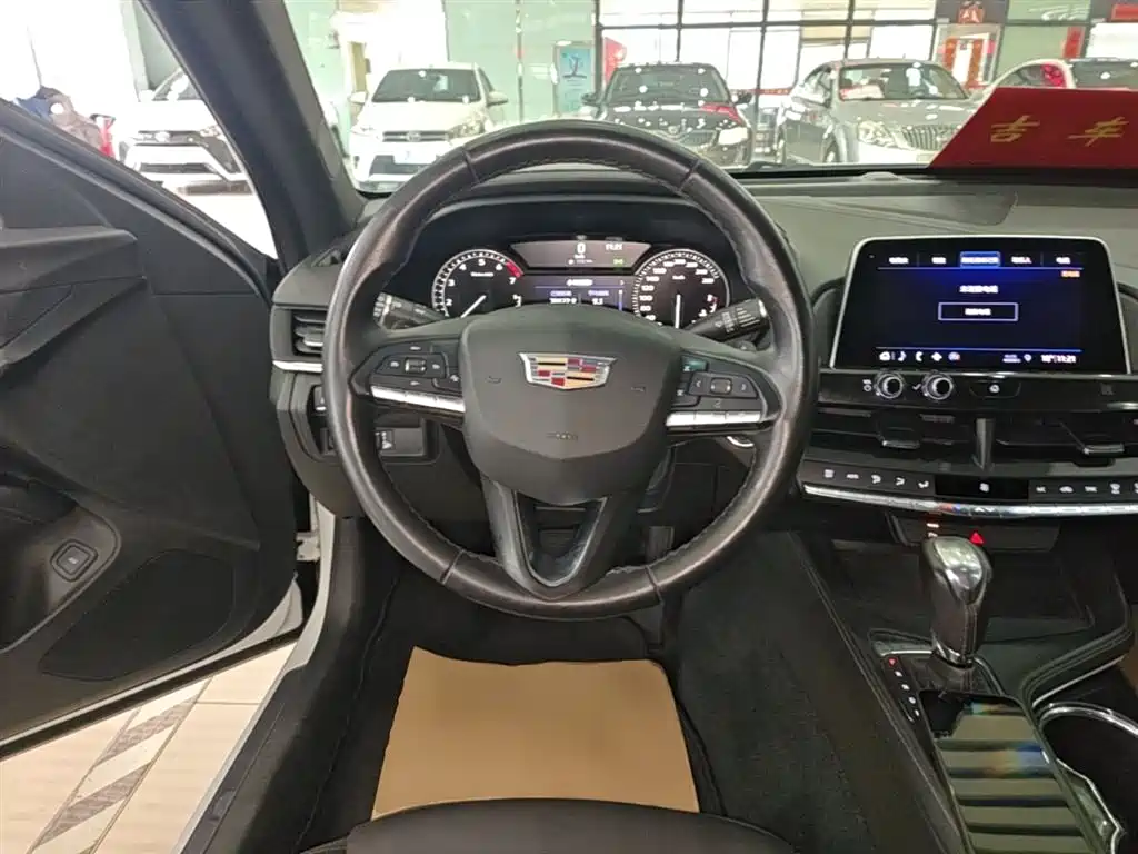 Cadillac CT4 2021 — фото 11