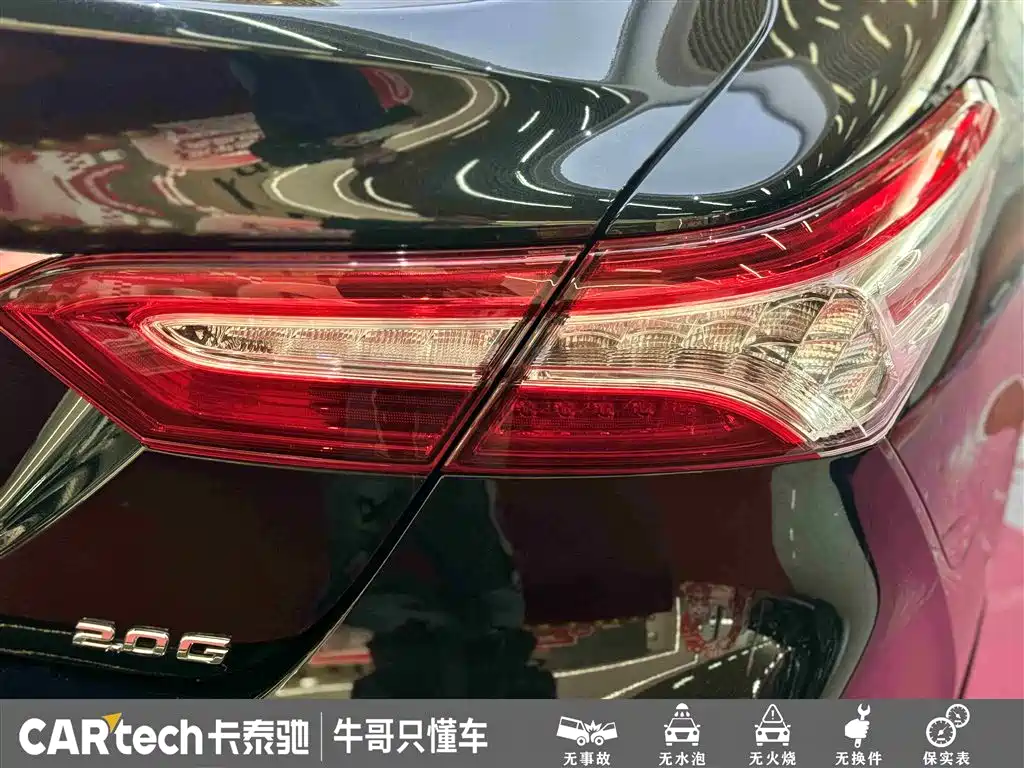 Toyota Camry 2023 — фото 12