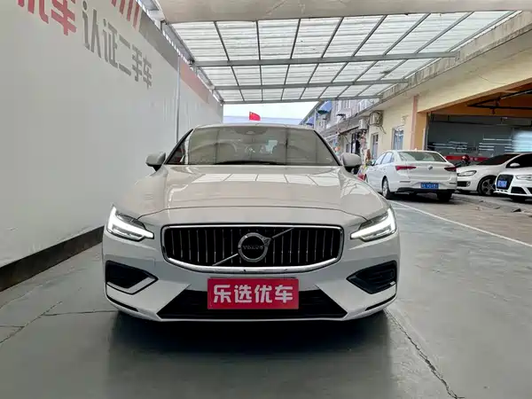 Volvo S60 2022