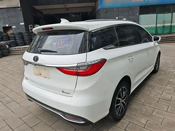 BYD Song MAX 2017