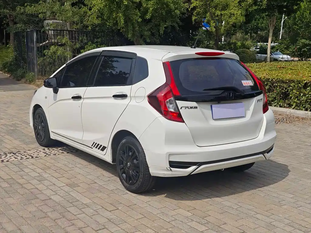 Honda Fit 2018 — фото 8
