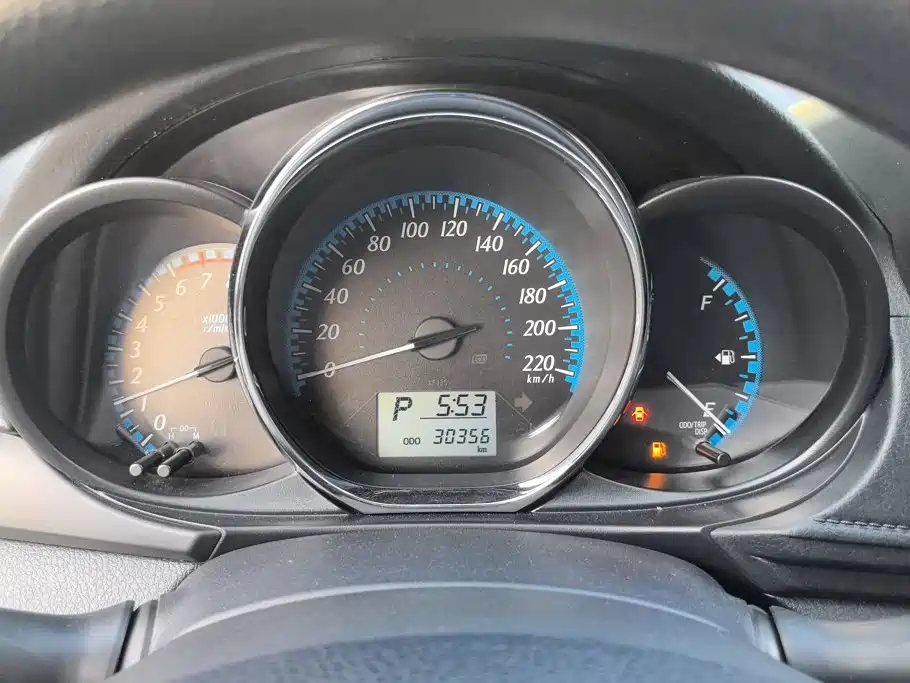 Toyota Yaris L 2019 — фото 13
