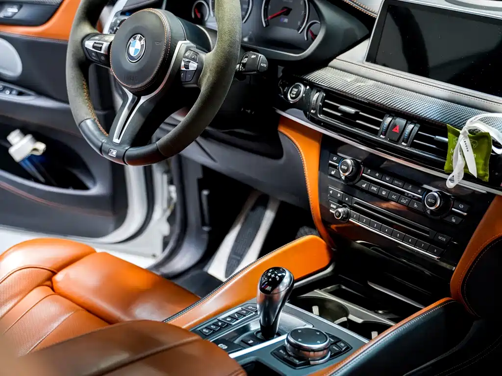 BMW X6 M 2017 — фото 13