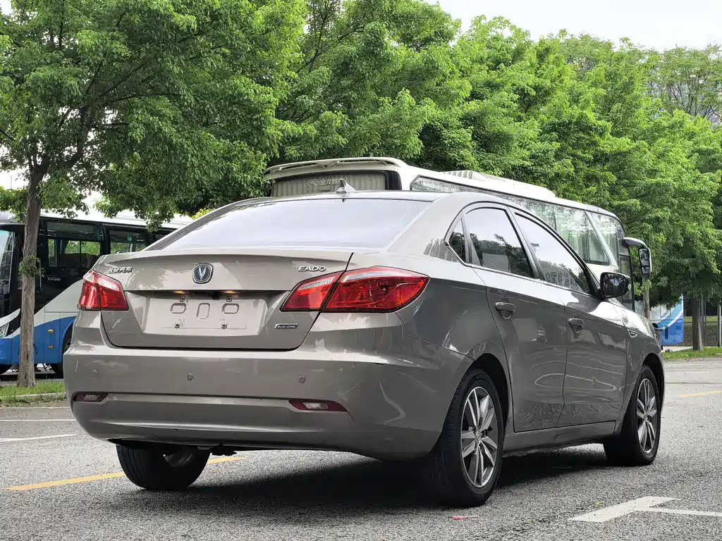 Changan Eado 2015 — фото 21