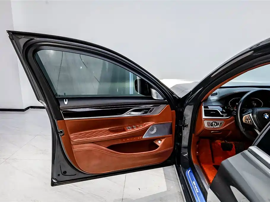 BMW 7 Series 2020 — фото 37