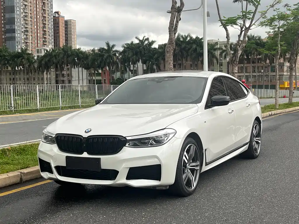 BMW 6 Series GT 2018 — фото 1