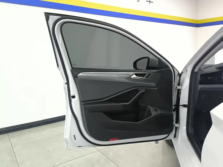 Volkswagen Sagitar 2024