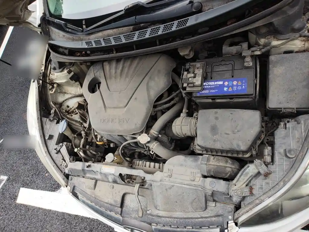 Hyundai Elantra 2015 — фото 11