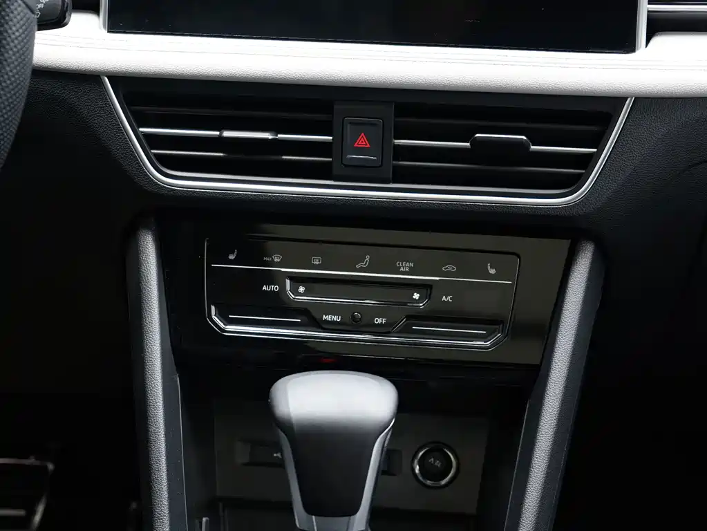 Volkswagen Tiguan L 2024 — фото 13