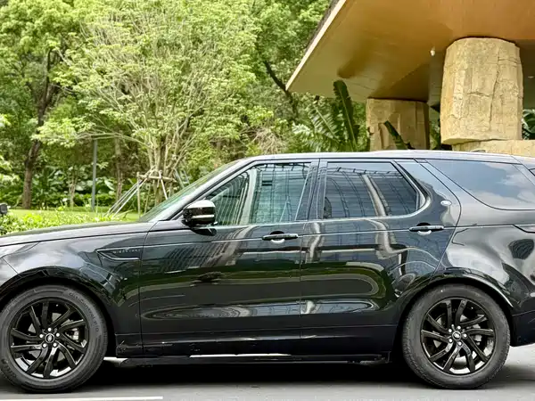 Land Rover Discovery 2020