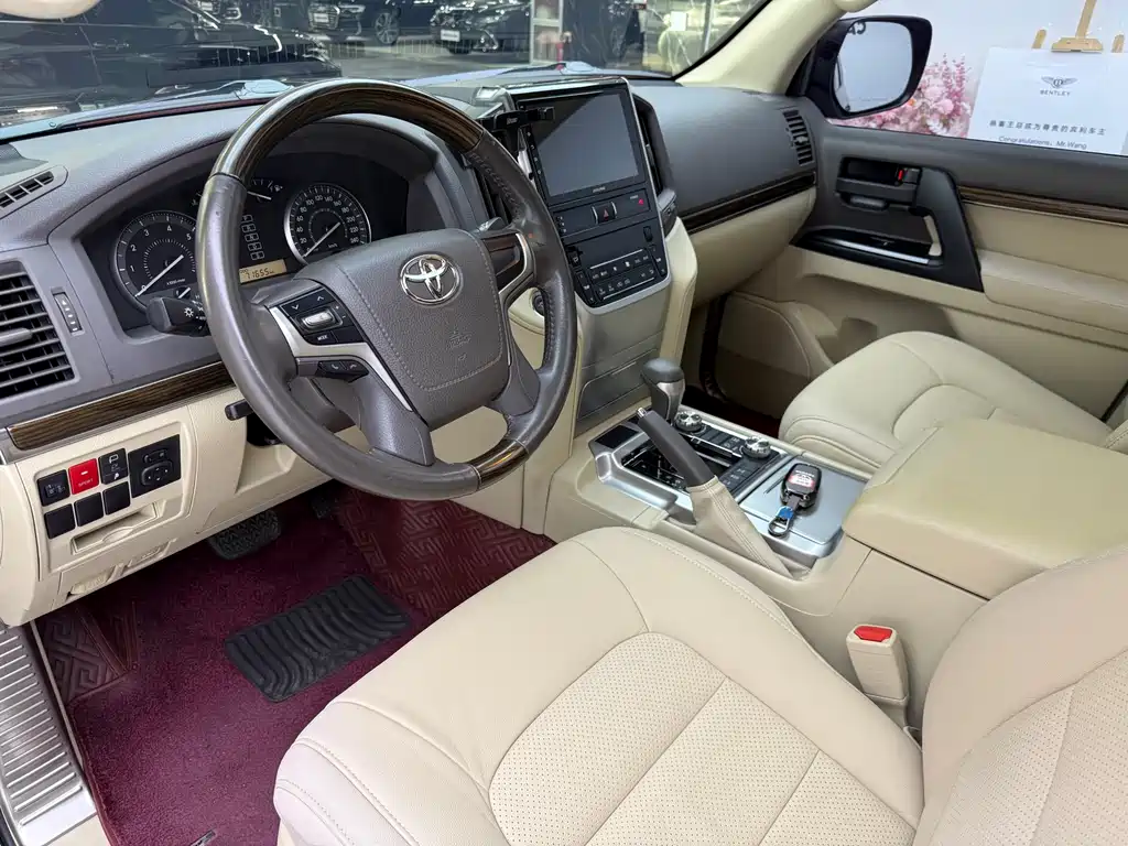Toyota Land Cruiser 2019 — фото 12