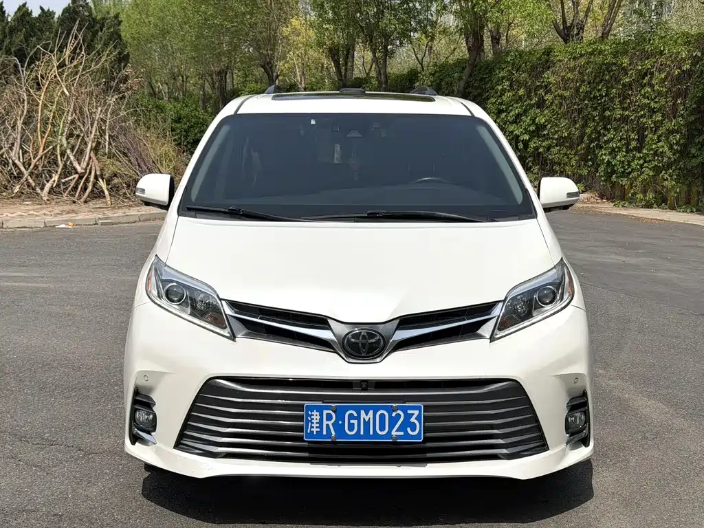 Toyota Sienna 2019 — фото 2
