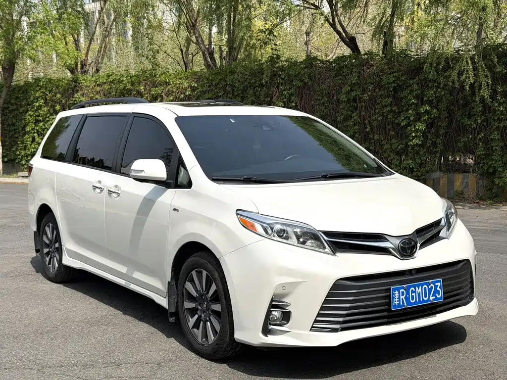 Toyota Sienna 2019 — фото 3