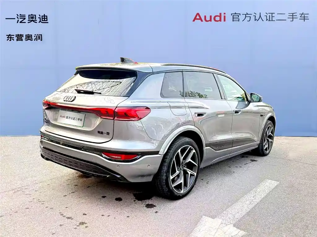 Audi Q6L e-tron 2025 — фото 8