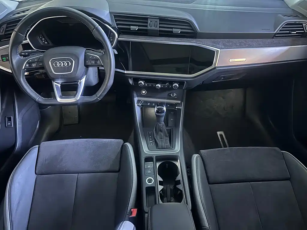 Audi Q3 2022 — фото 9