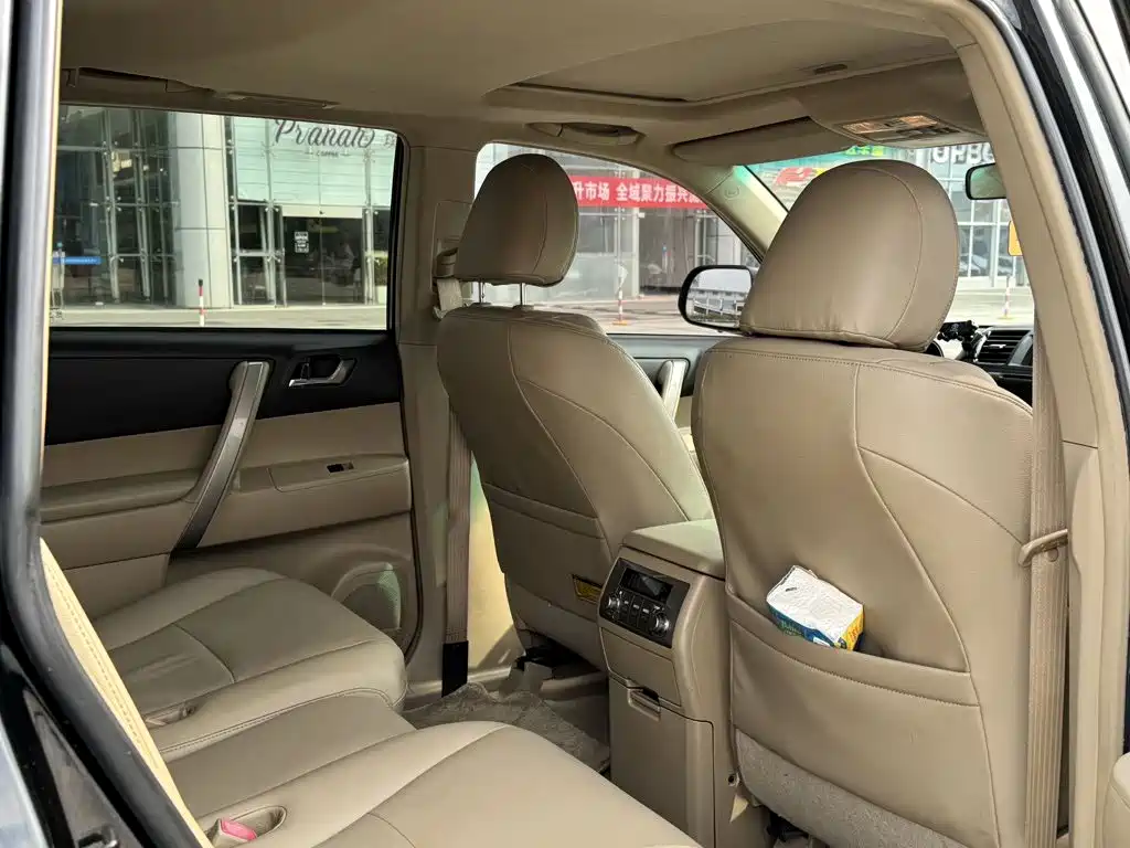 Toyota Highlander 2014 — фото 12