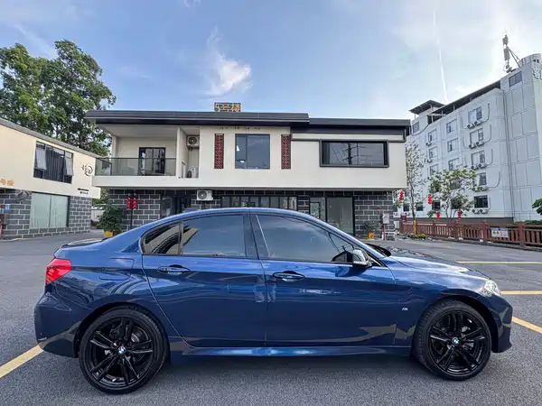 BMW 1 Series 2021