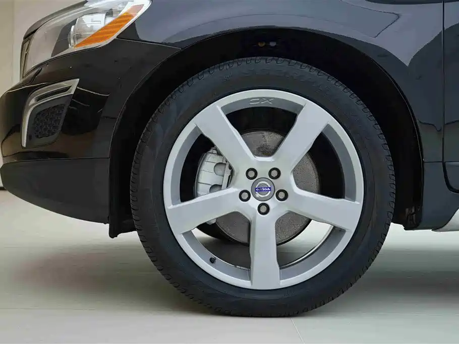 Volvo XC60 2012 — фото 15