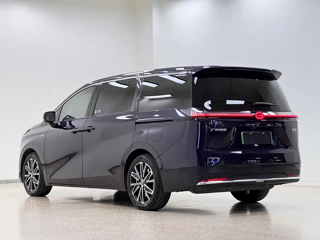 GAC Motor E8 PHEV 2023 — фото 5