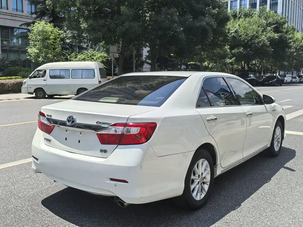 Toyota Camry 2012 — фото 5