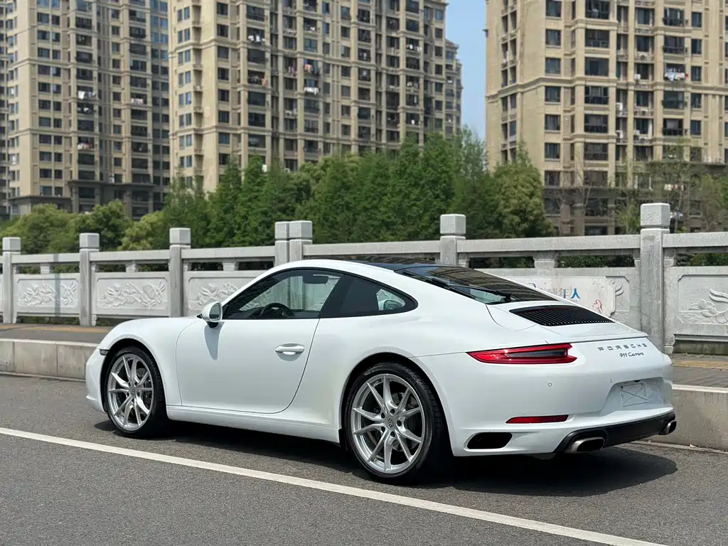 Porsche 911 2017 — фото 9