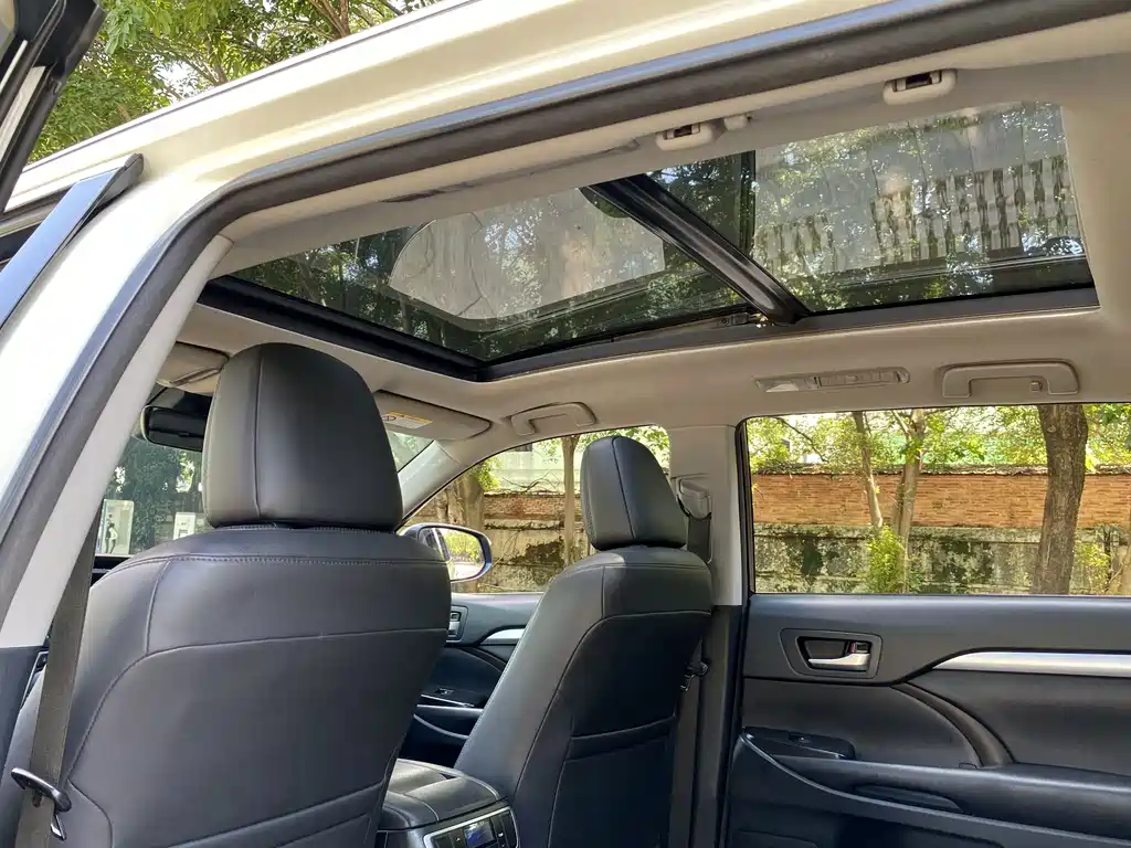 Toyota Highlander 2018 — фото 18