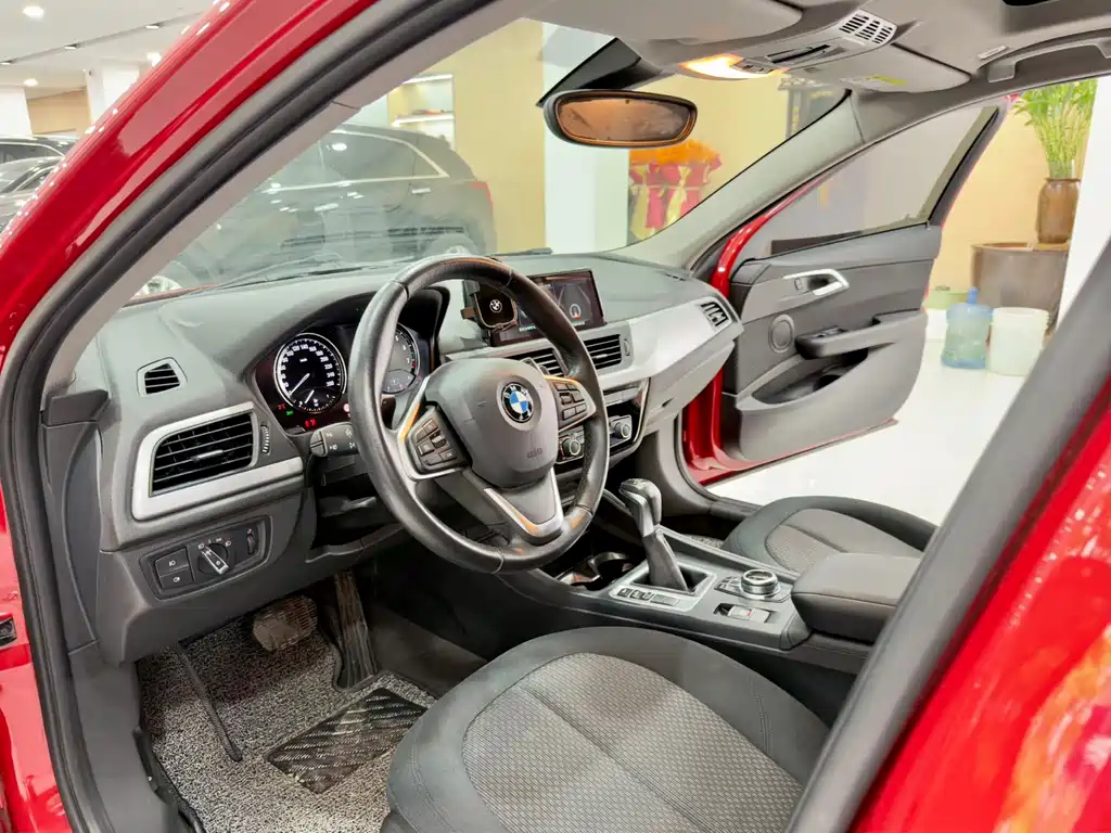 BMW 1 Series 2018 — фото 4